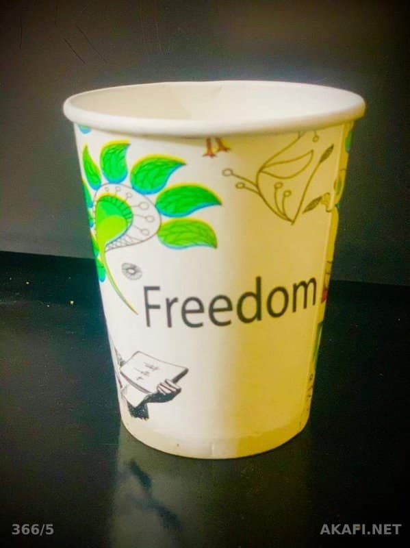 印刷纸质茶杯和咖啡杯——全尺寸定制设计